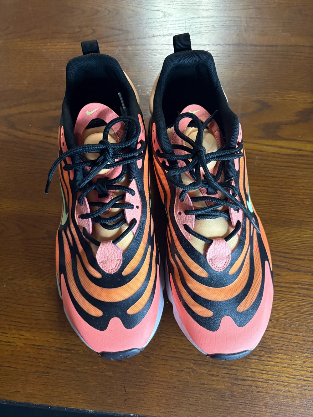 Nike Orange and Pink Wave-Detail Running Shoes